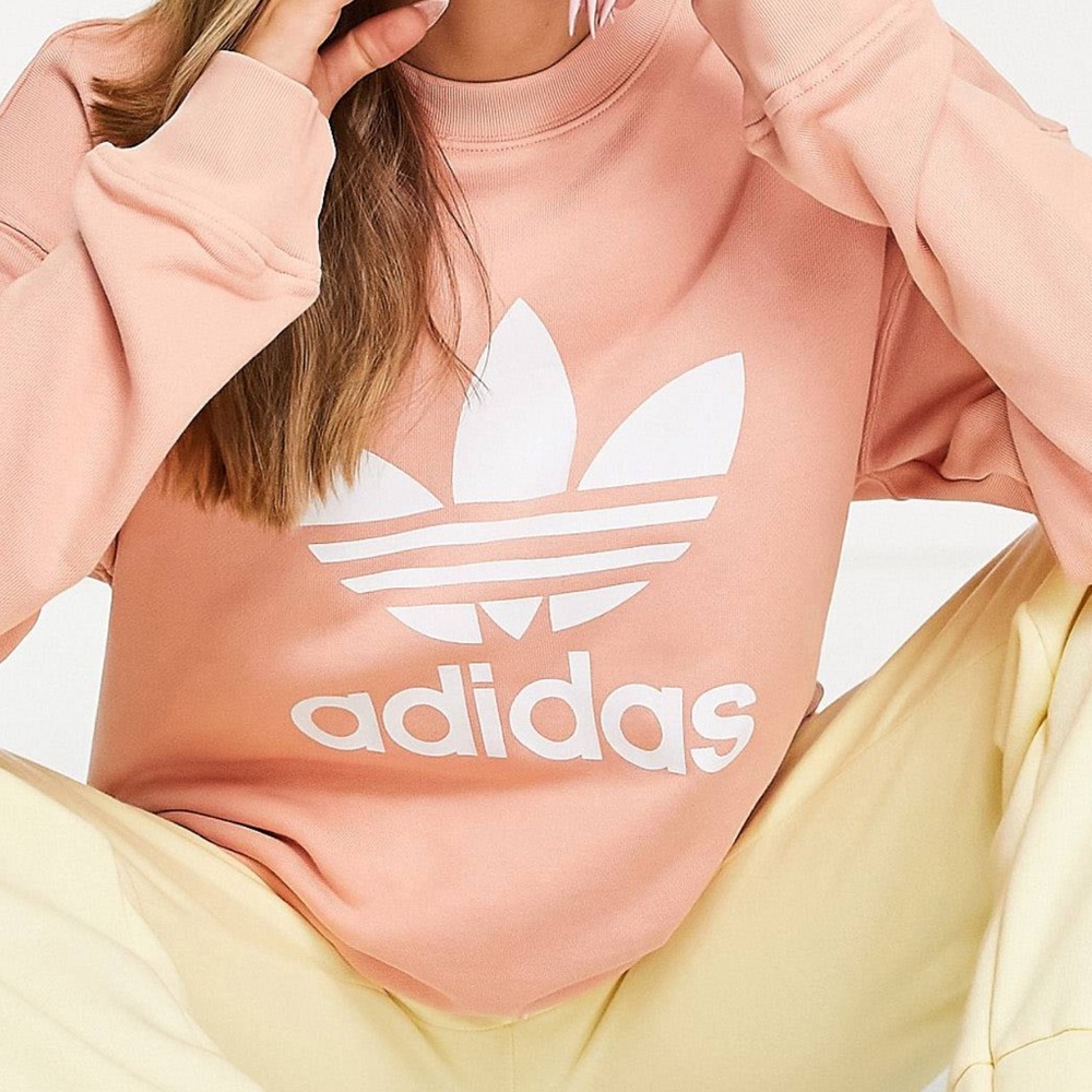 Like new adidas crew neck